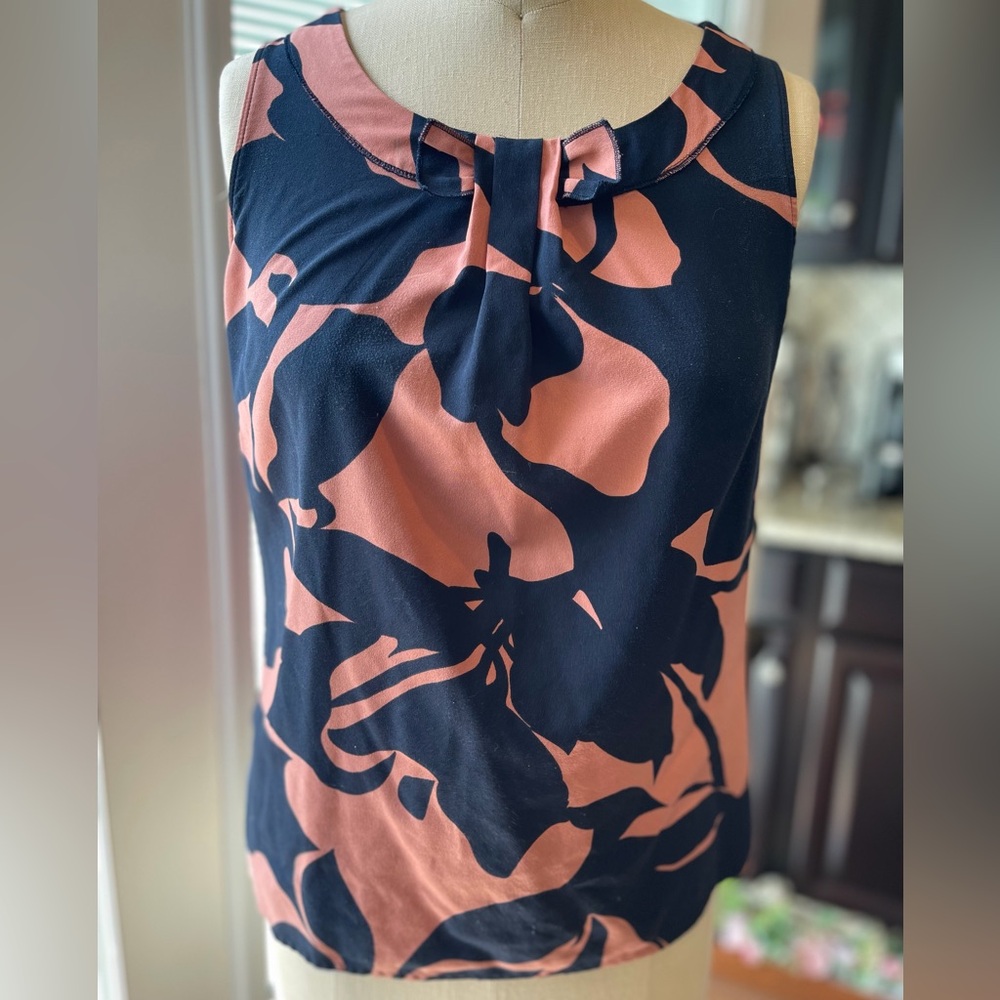 Old Money Floral Blouse Ann Taylor Workwear Quiet Luxury XS - Picture 2 of 7